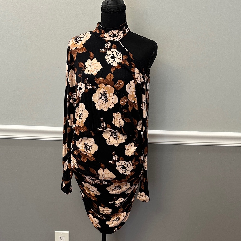 VENUS One Shoulder Floral Dress in Black and Cream